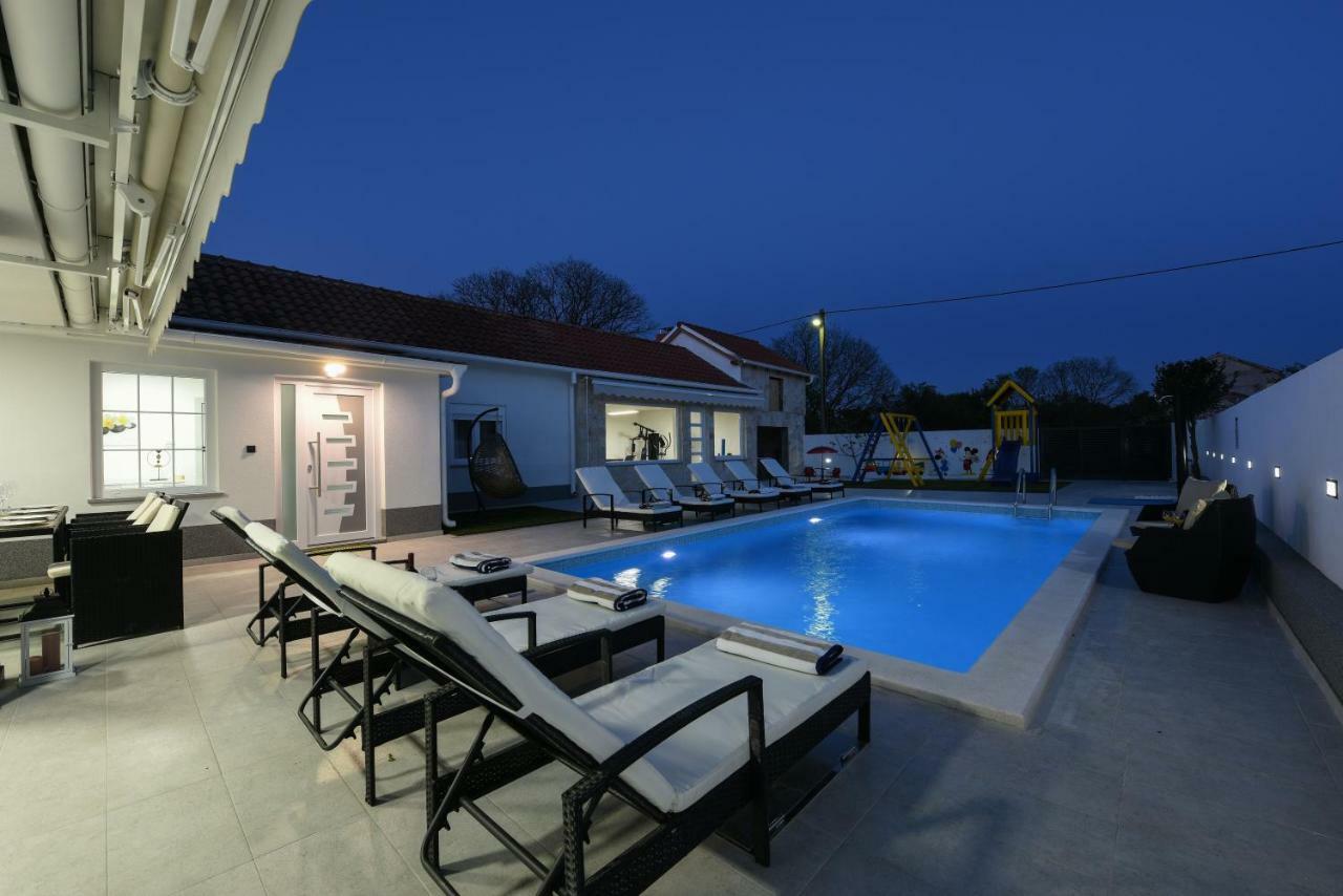 Villa Mare - With Heated Pool 자다르 외부 사진